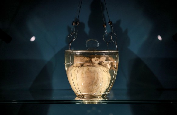 epa10130241 The heart of King Pedro IV of Portugal, also known as Dom Pedro I of Brazil (1798-1834) is on display for the first time at the Noble Hall of the Irmandade da Lapa in Porto, Portugal, 20 A ...