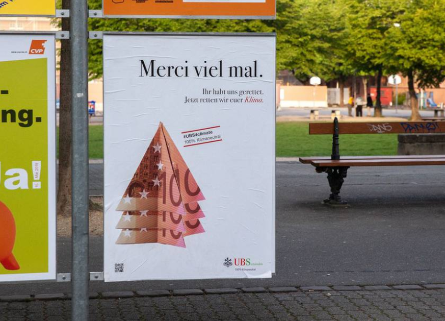 Seit Donnerstag in den Schweizer Städten zu sehen: Gefälschte UBS-Plakate.