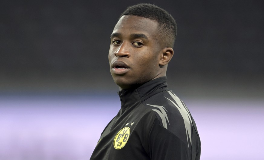 Dortmund&#039;s Youssoufa Moukoko comes onto the pitch before the start of a German Bundesliga soccer match between Hertha BSC Berlin and Borussia Dortmund in Berlin, Geremany, Saturday, Nov.21, 2020. ...