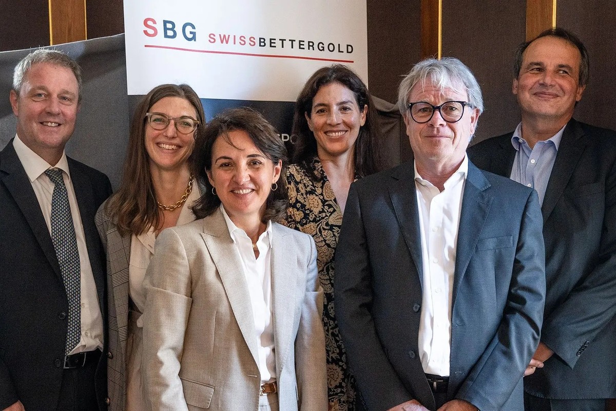 Offizielles Medienbild der Swiss Better Gold Association, September 2021 (v.l.): Serge Steininger, Finanzchef von Chopard; Pauline Evequoz, Nachhaltigkeitschefin von Chopard; Diana Culillas, CEO der S ...