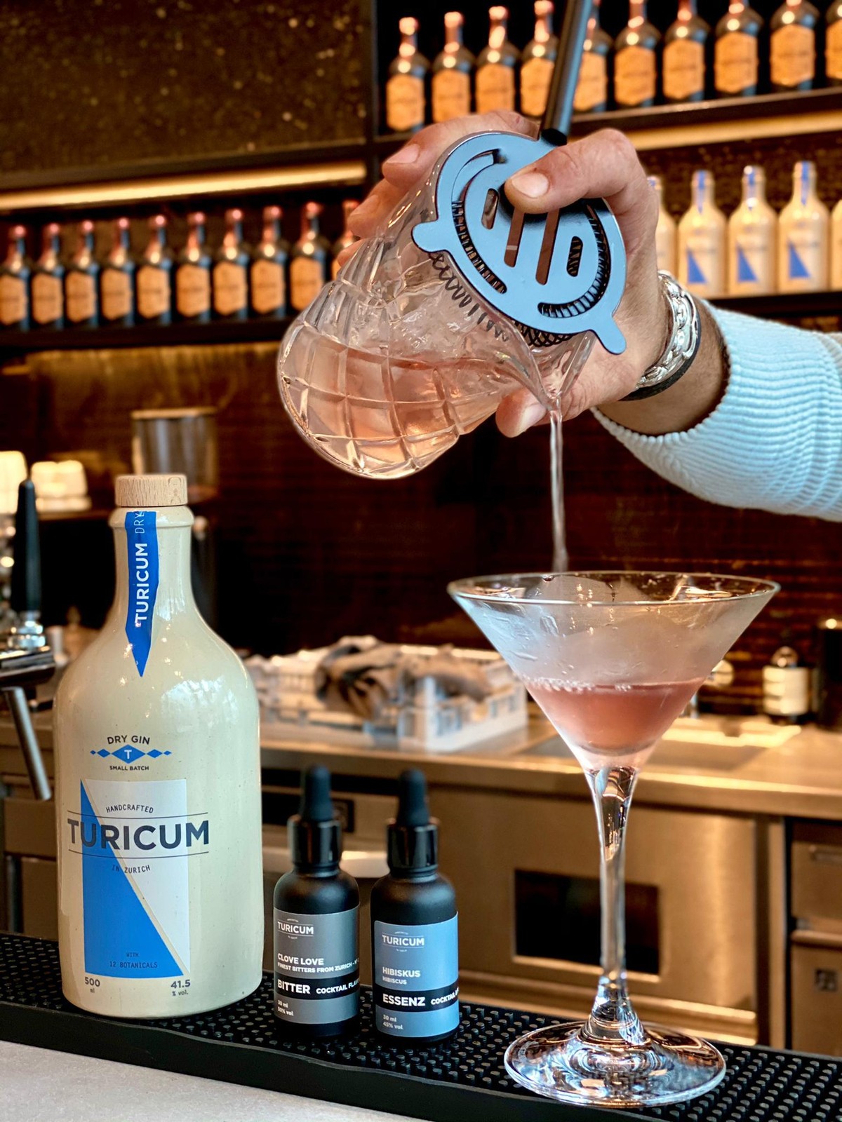 pink gin turicum gin cocktail bitter trinken drinks alkohol schweiz zürich