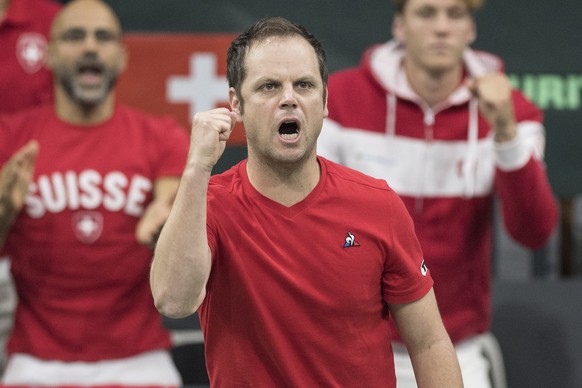 epa07024845 Switzerland's Davis Cup Team captain Severin Luethi reacts during the fourth match of the Davis Cup world group playoffs between Switzerland and Sweden at the Swiss Tennis Arena in Biel, S ...