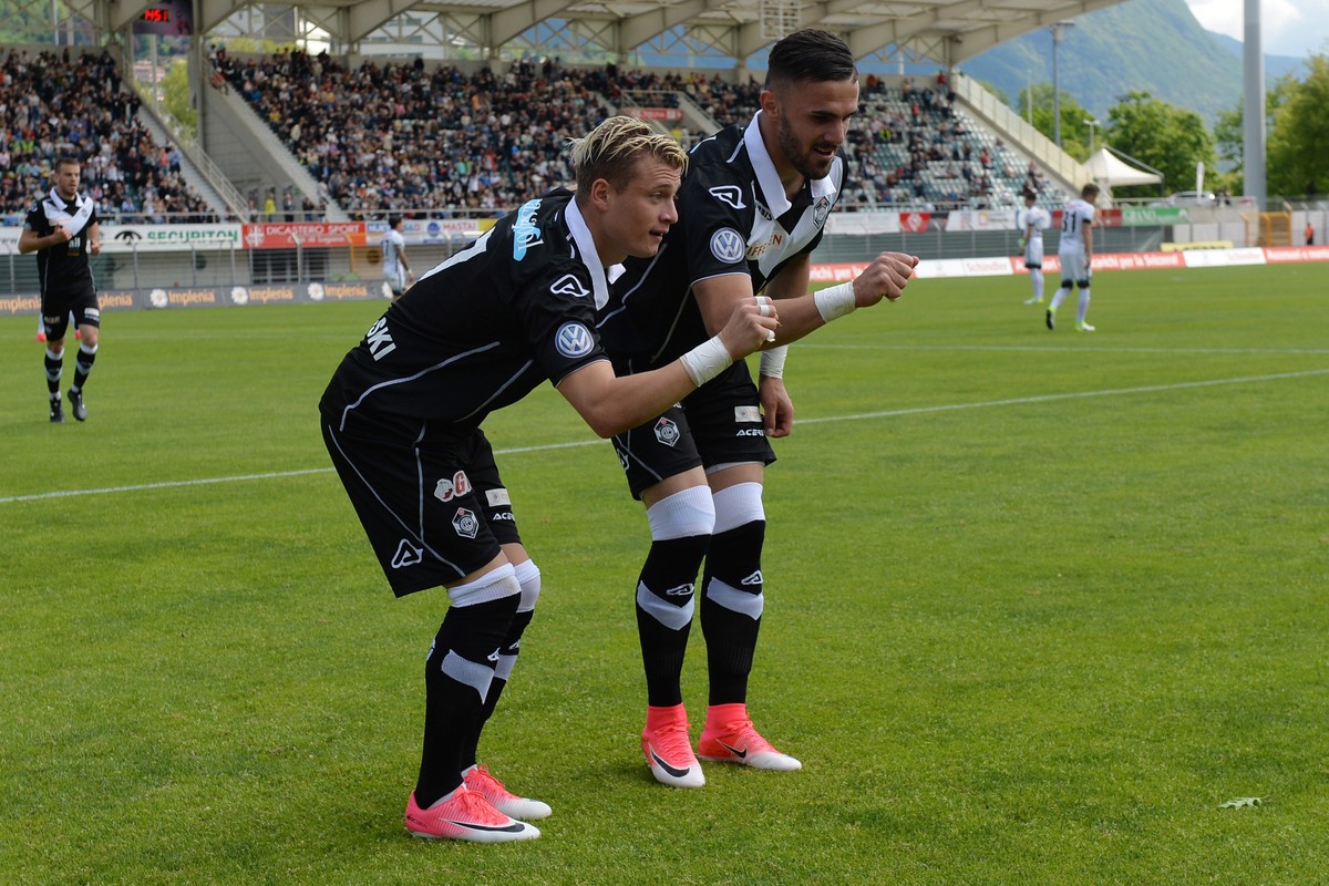 Lugano's player Armando Sadiku, right, and Lugano's player Ezgian Alioski, left, celebrate 1-0 goal, during the Super League soccer match between FC Lugano and FC Thun, at the Cornaredo stad ...