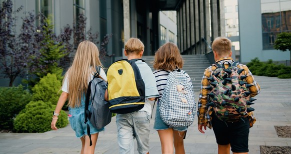 Körpergewicht und sozialer Status beeinflussen die Notenvergaben, sagt eine Studie aus Deutschland.