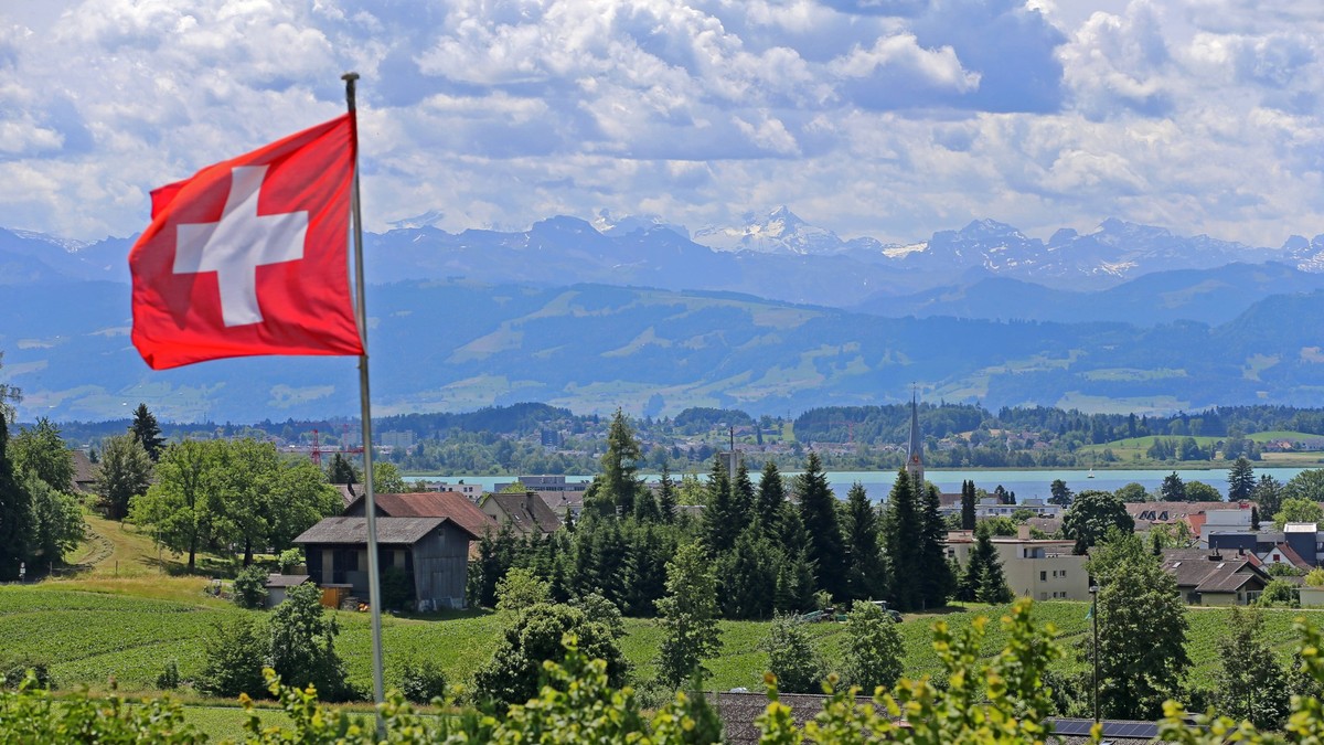 Vier-Bundesr-te-nehmen-an-1-August-Brunchs-auf-Bauernh-fen-teil