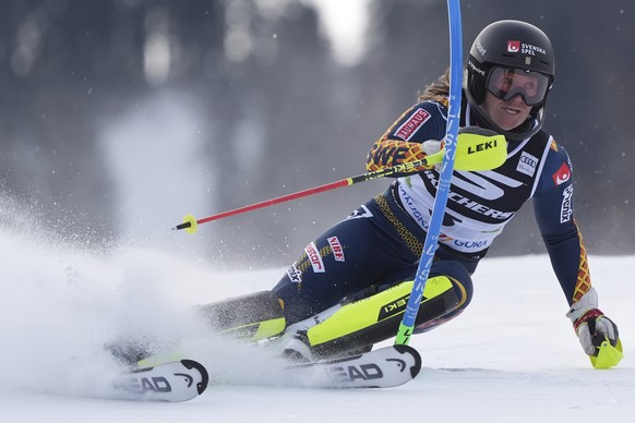 Sweden&#039;s Sara Hector speeds down the course during an alpine ski, women&#039;s World Cup slalom race in Kranjska Gora, Slovenia, Sunday, Jan. 5, 2025. (AP Photo/Giovanni Auletta)