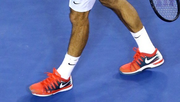 Roger Federer trug gegen Jo-Wilfried Tsonga zwei Paar Socken.