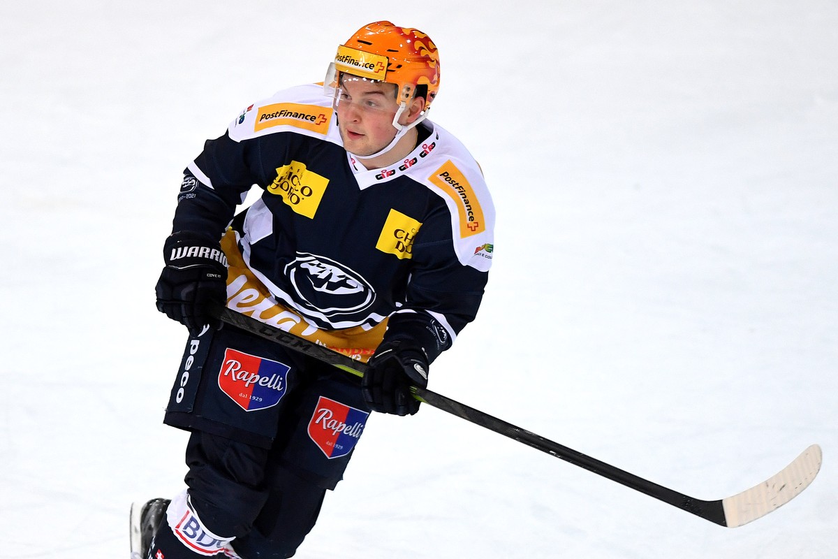 Ambri's Top Scorer Dominic Zwerger, during the preliminary round game of National League A (NLA) Swiss Championship 2020/21 between HC Ambri Piotta against SC Rapperwil - Jona Lakers, at the ice  ...