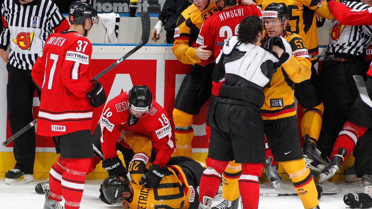 «Um Gottes willen, Helbling läuft Amok!» – die Hockey-Nati scheitert und prügelt