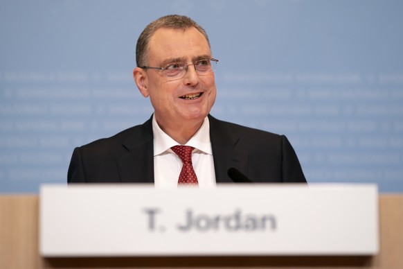 epa11625508 Swiss National Bank (SNB) Chairman of the Governing Board Thomas Jordan speaks during a media briefing at the Swiss National Bank&#039;s Metropol building in Zurich, Switzerland, 26 Septem ...