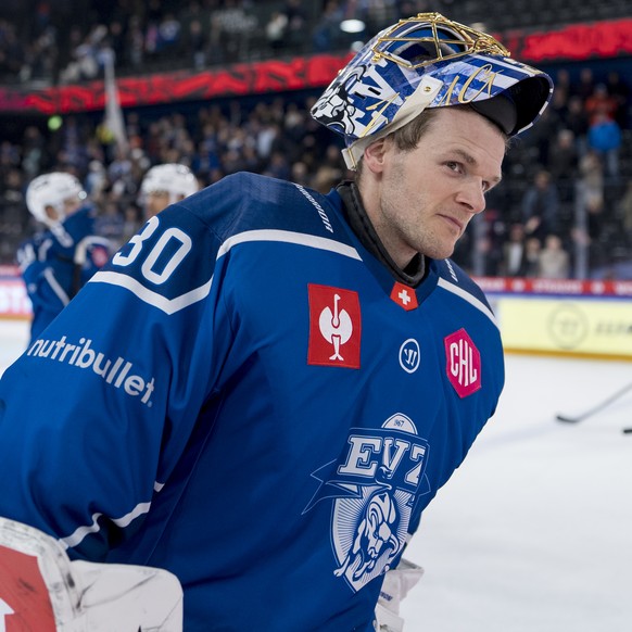 Goalkeeper Leonardo Genoni (EVZ) looks after the Champions Hockey League game between Switzerlands EV Zug and Czech HC Sparta Prague on Wednesday, 12. November 2025 at the OYM Hall in Zug. (KEYSTONE/C ...