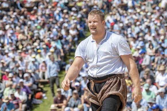 Christian Schuler im 3. Gang beim traditionellen Schwing und Aelplerfest auf der Rigi vom Sonntag, 14. Juli 2019. (KEYSTONE/Urs Flueeler)