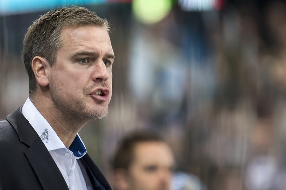 Zugs Cheftrainer Dan Tangnes im Eishockey Meisterschaftsspiel der National League zwischen dem EV Zug und dem HC Ambri-Piotta am Mittwoch, 2. Januar 2019, in der Bossard Arena in Zug. (KEYSTONE/Alexan ...