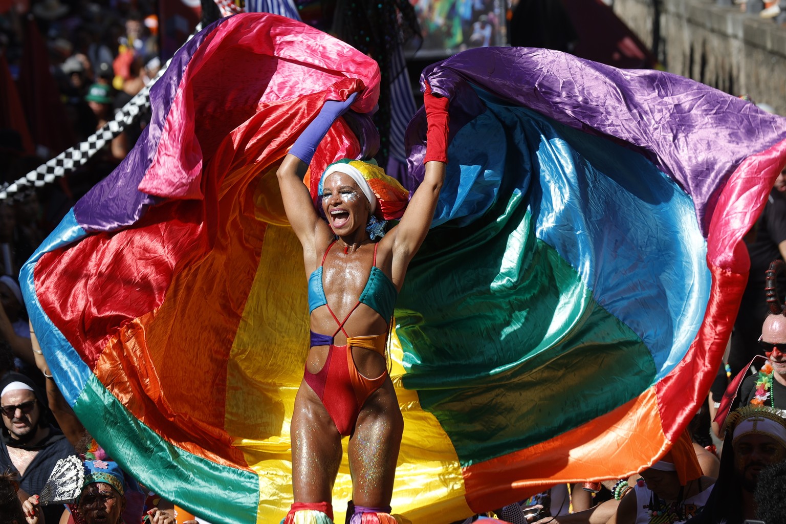 epaselect epa11931135 A member of the troupe &#039;Carmelitas&#039; participates in a parade, in the Santa Teresa neighborhood, in Rio de Janeiro, Brazil, 28 February 2025. The troupe, founded in 1990 ...