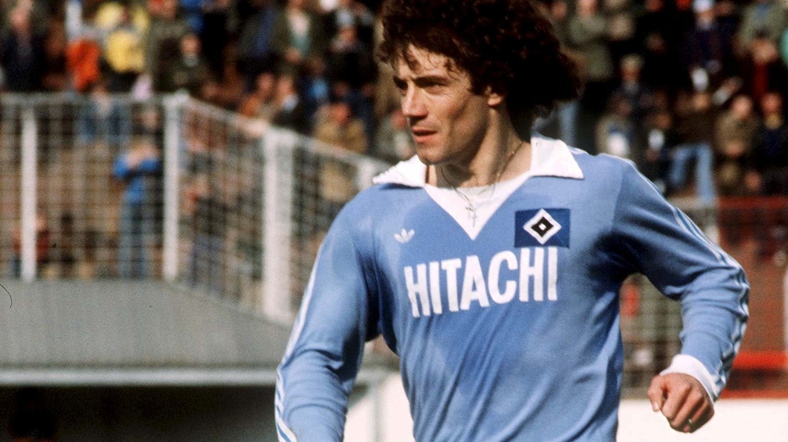 HAMBURG, GERMANY - APRIL 14: Kevin Keegan of Hamburg in action during the Bundesliga match between Hamburger SV and Fortuna Dusseldorf at the Volksparkstadium on April 14, 1979 in Hamburg, Germany. (P ...