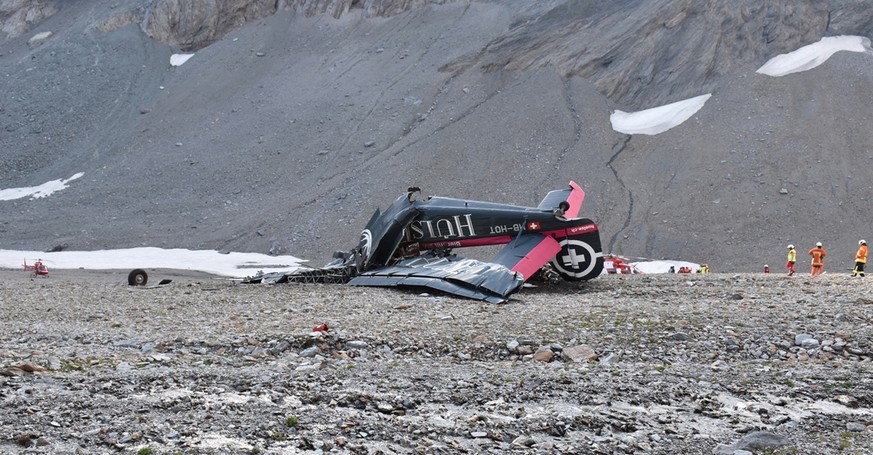 ARCHIVBILDER ZUR MITTEILUNG DES BAZL ZUM ABSTURZ DER JU-52, AM DONNERSTAG, 16. AUGUST 2018 ---- HANDOUT - JU-52 crash site on Piz Segnas above Flims, Switzerland, on Sunday, August 5, 2018. The plane  ...