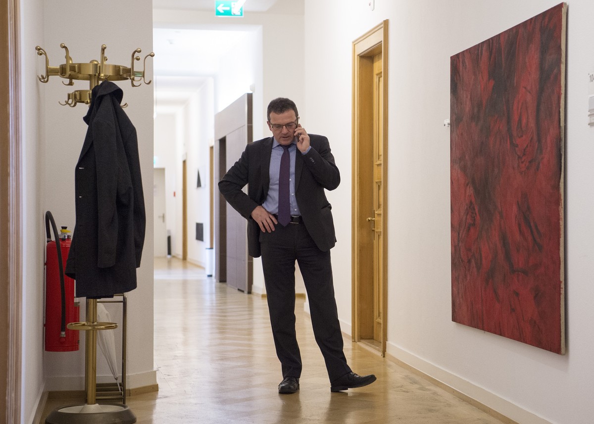 Will die Verhüllung landesweit verbieten: SVP-Nationalrat Walter Wobmann.
