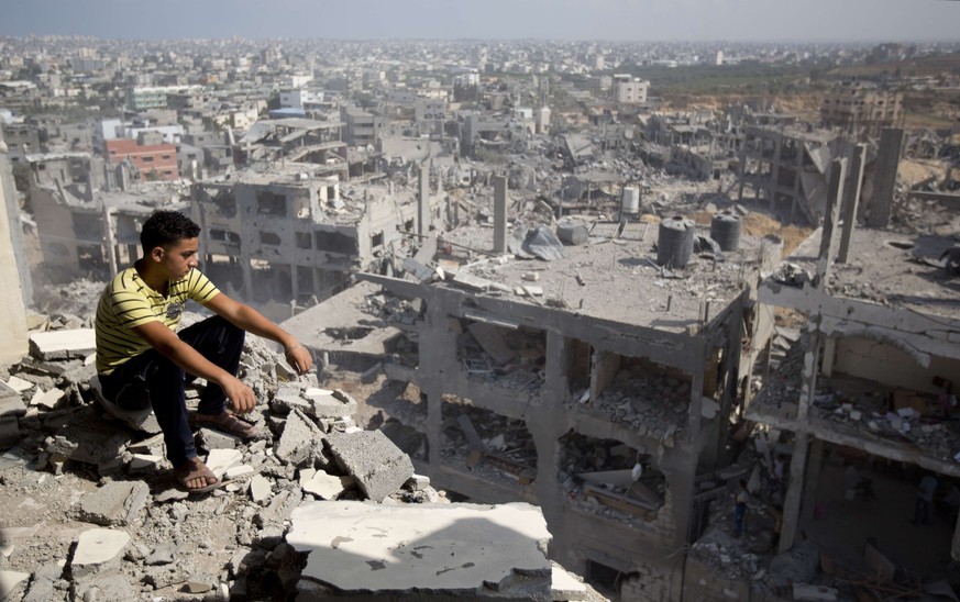 Gaza City: mausearm und zerstört.