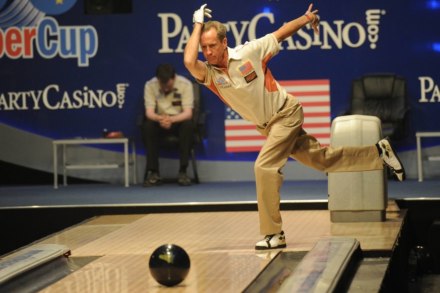Bildnummer: 06907210 Datum: 14.11.2010 Copyright: imago/Geoff Martin
10. PIN BOWLING WEBER CUP - PETE WEBER (Team USA) - PUBLICATIONxNOTxINxUK; Herren Bowling WeberCup Einzelbild Aktion vdig xub 2010  ...