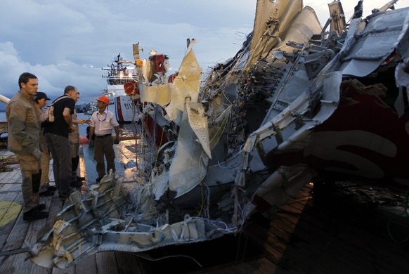Das Wrack der AirAsia-Maschine.