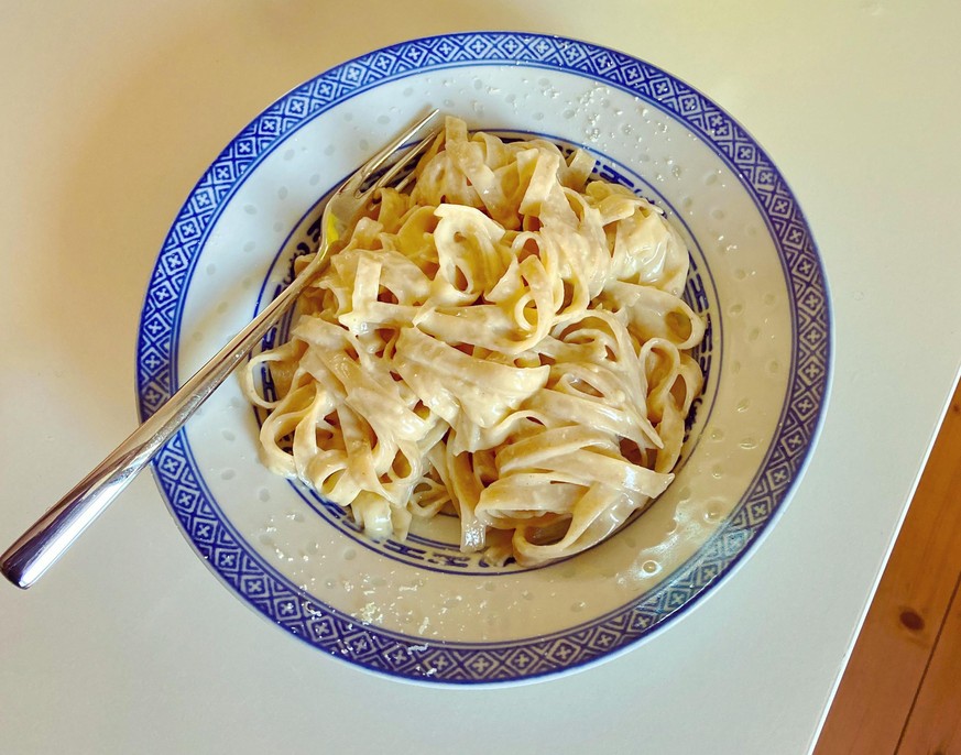 Ich habe dieses Original-3-Zutaten-Pastarezept gekocht und bin hin und weg