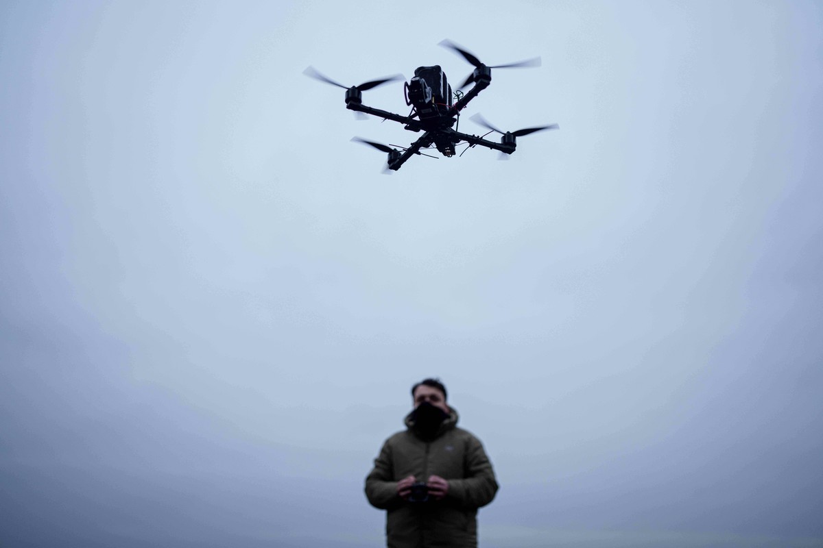 FILE - A serviceman controls an FPV drone of "General Cherry" company at the polygon in Ukraine, Dec. 4, 2025. (AP Photo/Evgeniy Maloletka, File)
Russia Ukraine War Presidential Advisor Inte ...