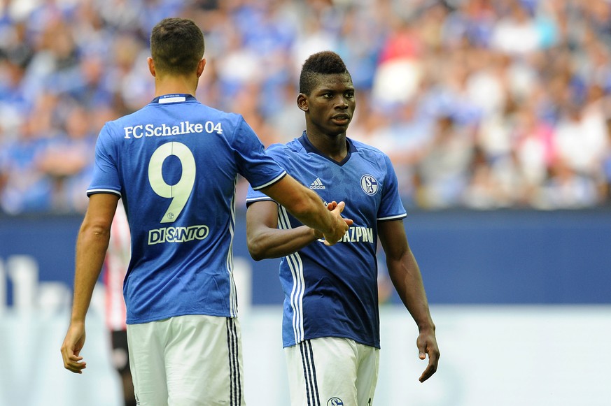 14.08.2016; Gelsenkirchen; Fussball Testspiel - Schalke 04 - Athletic Club Bilbao; Franco di Santo (Schalke) links und Breel Embolo (Schalke) (Eibner/Expa/freshfocus)