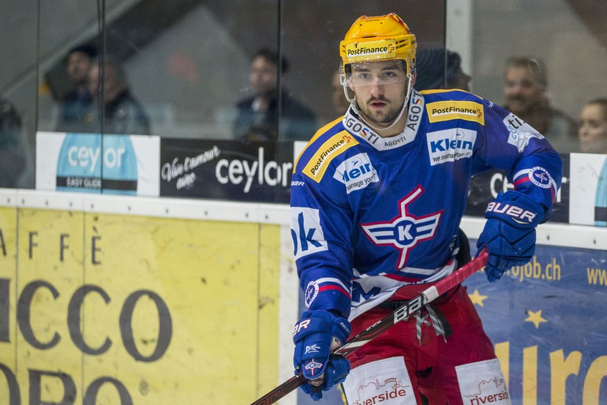 EHC Kloten Stuermer Vincent Praplan waehrend dem Eishockey-Meisterschaftsspiel der National League zwischen dem EHC Kloten und dem HC Lugano am Freitag, 22. Dezember 2017, in Kloten. (PPR/Patrick B. K ...