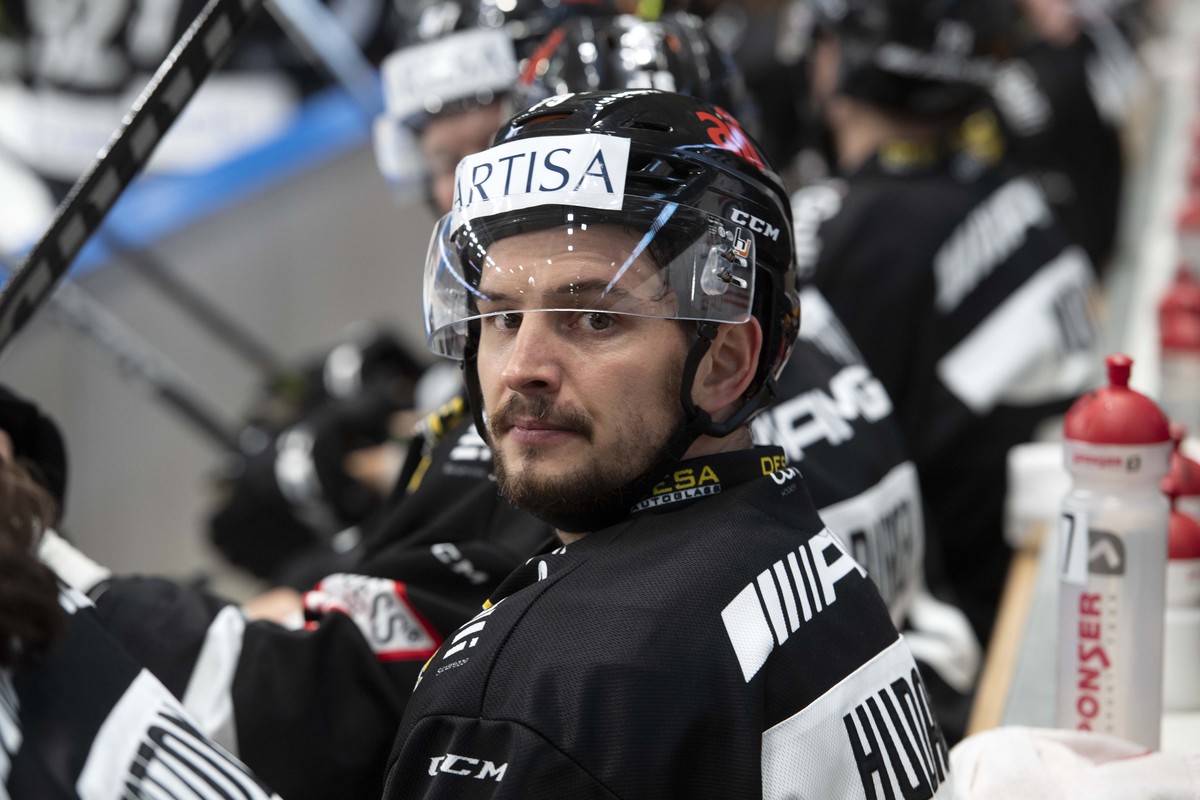 Lugano's player Libor Hudacek during the preliminary round game of National League 2021/22 between HC Lugano and HC Ambri Piotta at the ice stadium Corner Arena in Lugano, Switzerland, Friday, No ...