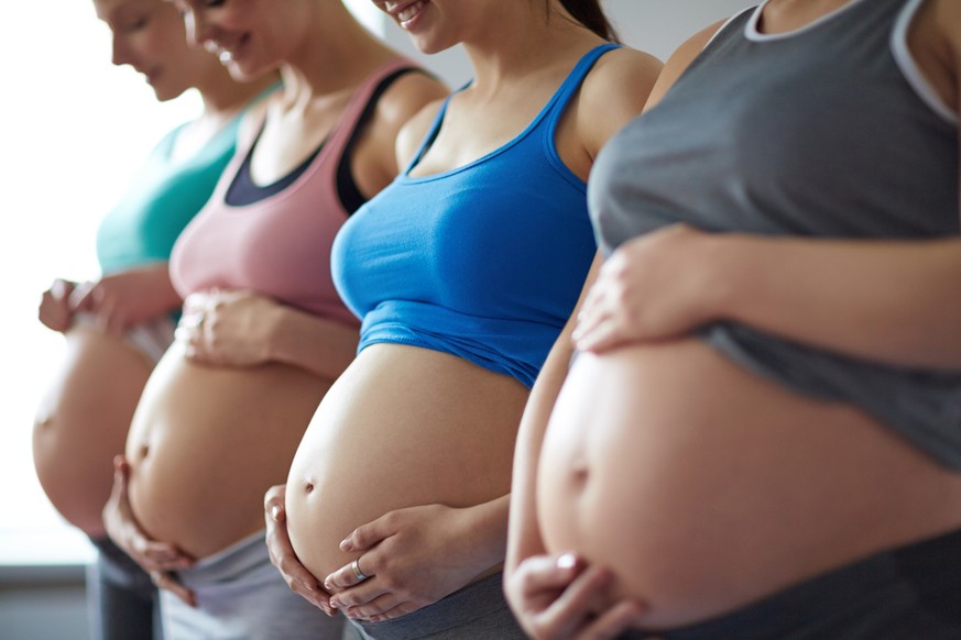 schwanger gruppe frauen pregnant pregnancy schwangerschaft kind baby bauch