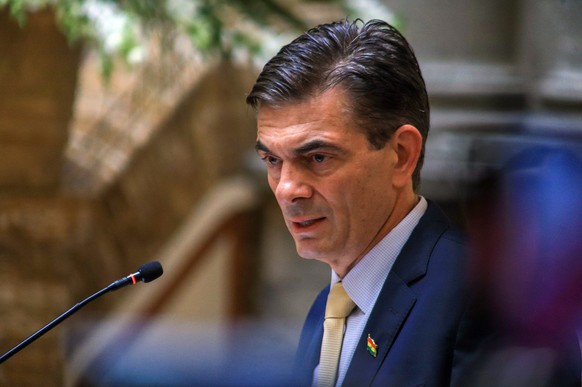 epa12514584 Bolivian President Rodrigo Paz Pereira speaks during a ceremony to unveil his new cabinet, in La Paz, Bolivia, 09 November 2025. Paz was sworn in as the new President of Bolivia on 08 Nove ...