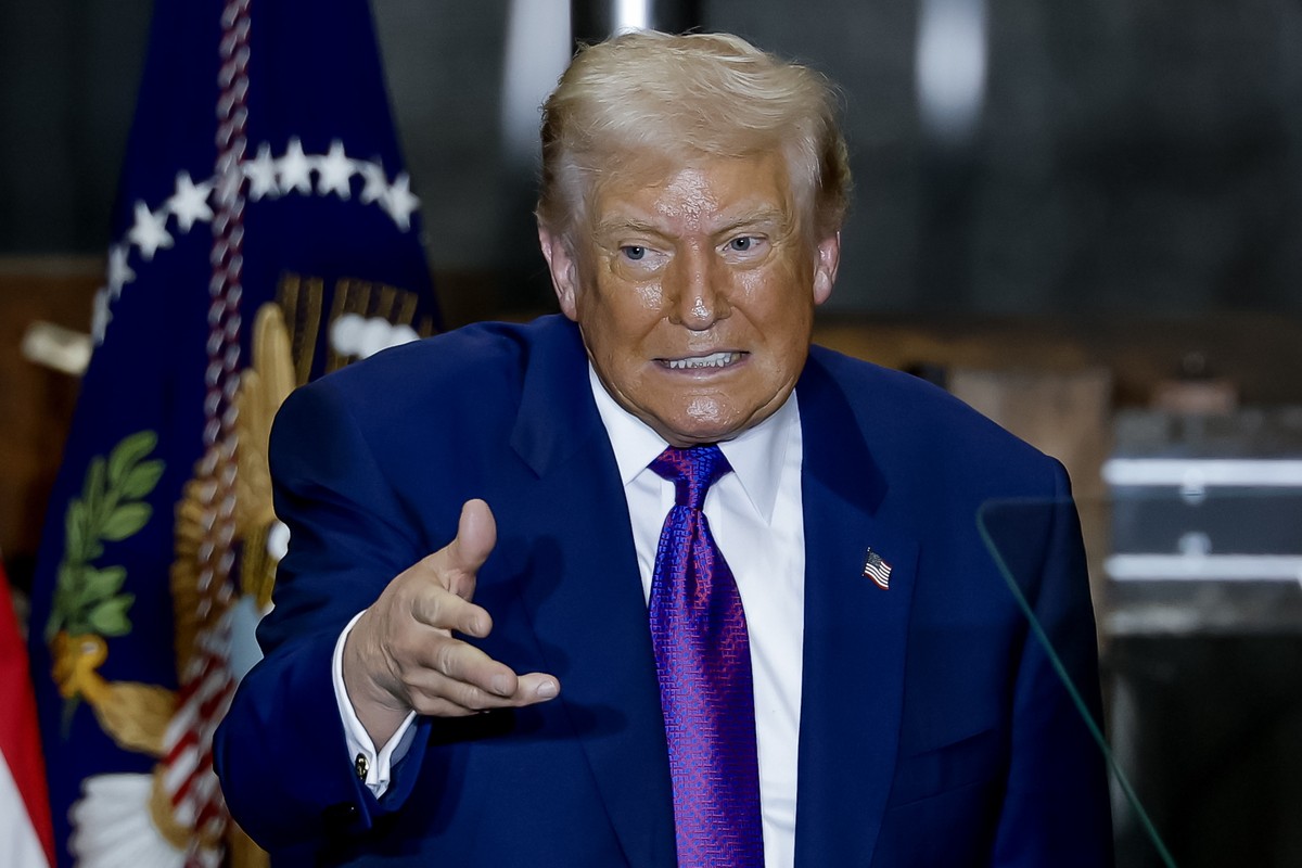 epa12760214 US President Donald Trump reacts after speaking at an economic event at Coosa Steel Corporation in Rome, Georgia, USA, 19 February 2026. The event is being held in northwest Georgia's ...