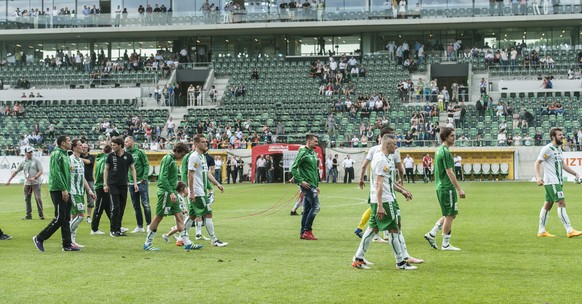 So soll es nach dem Spiel gegen Lugano nicht aussehen: Hängende Köpfe bei den St.Gallern nach dem 1:4 gegen Luzern.