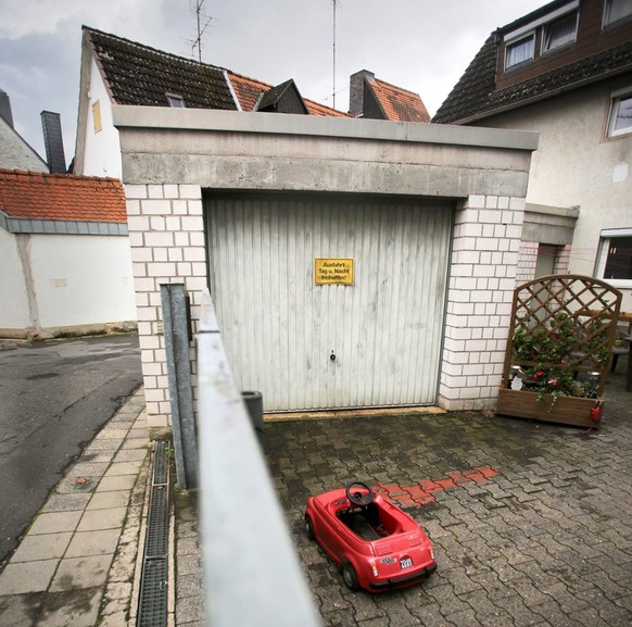 In dieser Garage in Schwalbach wurde 2014 die zerstückelte Leiche einer Prostituierten gefunden.