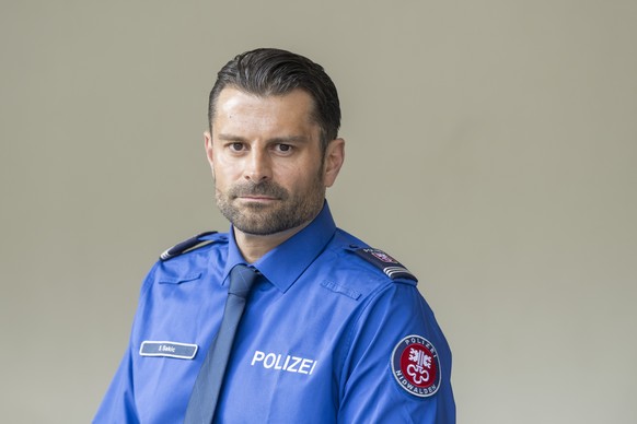 Der Chef Kriminalpolizei Nidwalden, Senad Sakic anlaesslich einer Medienkonferenz zu einem ungeklaerten Mordfall an einer Bulgarischen Prostituierten in September 2014 an der Kehrsitenstrasse in Stans ...