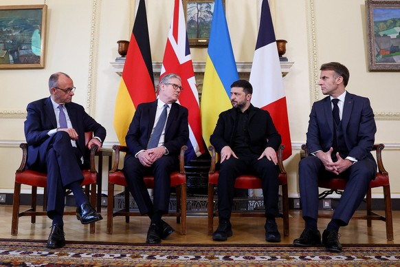 From left, German Chancellor Friedrich Merz, British Prime Minister Keir Starmer, Ukrainian President Volodymyr Zelenskyy and French President Emmanuel Macron meet at 10 Downing Street, in London, Mon ...