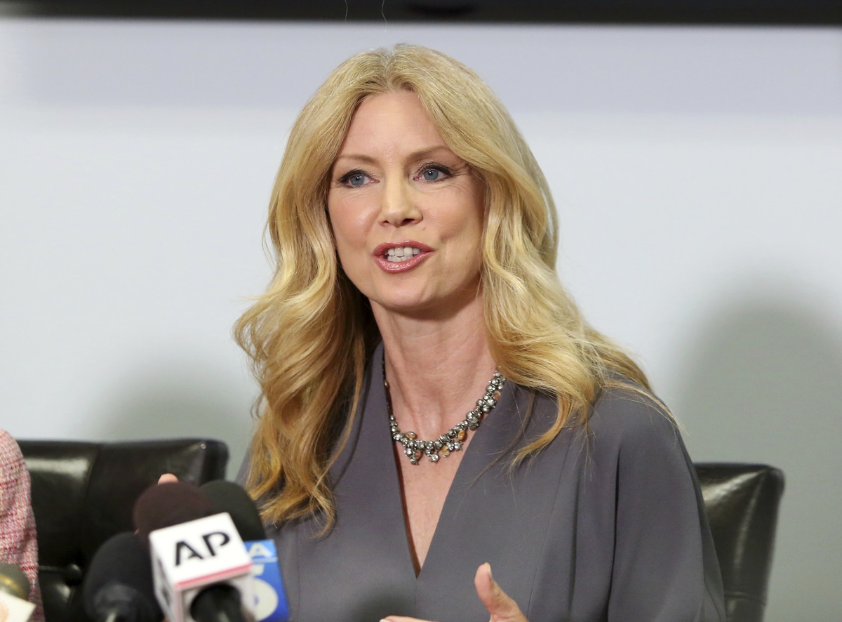 Former Fox News contributor Wendy Walsh appears at a news conference in the Woodland Hills section of Los Angeles on Monday, April 3, 2017. Walsh says she lost a segment on "The O'Reilly Fac ...