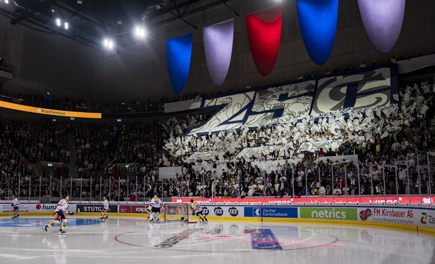 Die Choreo der ZSC Fans vor dem ersten Playoff Viertelfinalspiel der Eishockey National League zwischen den ZSC Lions und dem EHC Kloten, am Donnerstag, 13. Maerz 2025 in der Swiss Life Arena in Zueri ...
