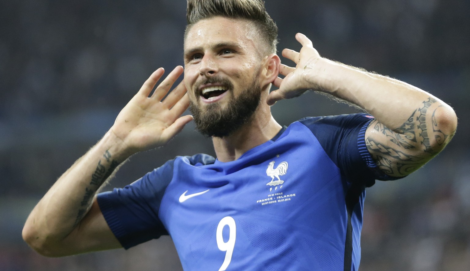 Olivier Giroud lacht nach seinem Doppelpack im EM-Viertelfinal.&nbsp;