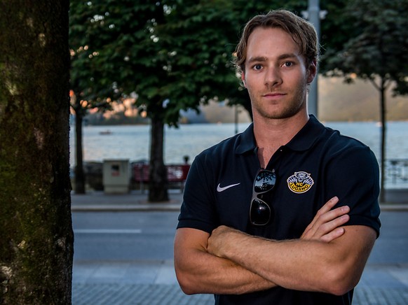 Nouveau directeur sportif de Lugano, Janick Steinmann a disput� deux saisons avec les Tessinois en tant que joueur. Il posait pour les photographes il y a plus de dix ans