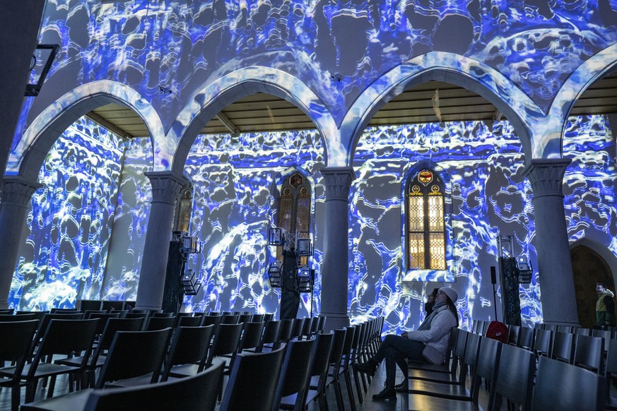 Die Lichtprojektion �Spiritus� vom Kuenstler Team Obuco in der Matthaeuskirche anlaesslich dem Pre-Opening des Lilu Lichtfestival Luzern vom Mittwoch, 10. Januar 2024 in Luzern. Am Lichtfestival Luzer ...