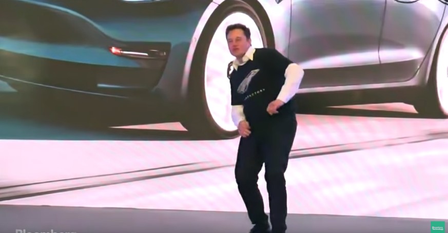 Elon Musk tanzt in Shanghai und es ist... schaut besser selbst