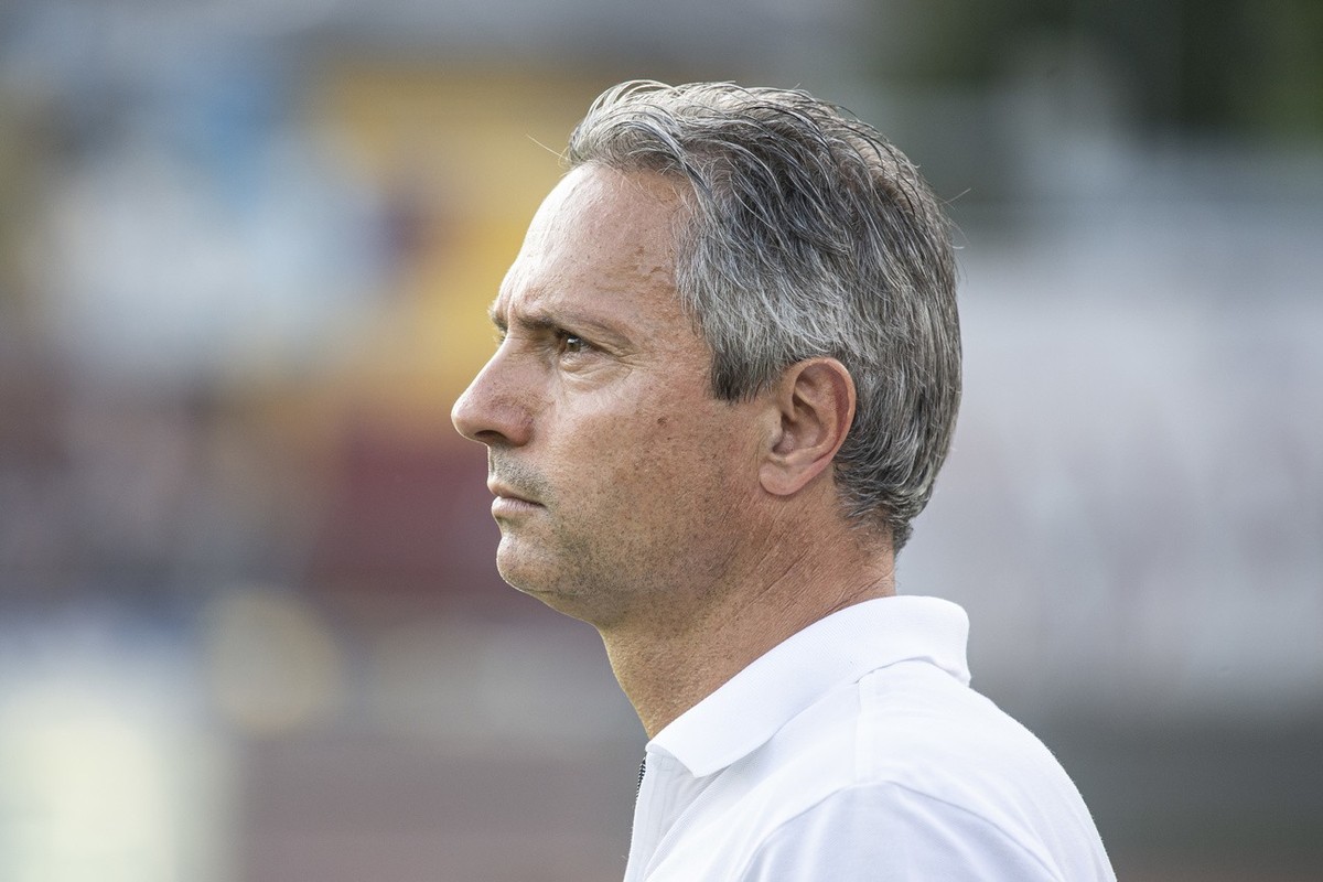 Bellinzona's Trainer David Sesa im Fussball Meisterschaftsspiel der Challenge League zwischen der AC Bellinzona und dem FC Lausanne-Sport, im Stadio Comunale in Bellinzona, am Samstag, 16. Juli 2 ...