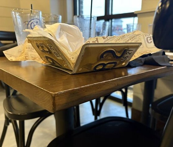 WE WANT PLATES 

Burger On A Couple Of Bent Licence Plates

https://www.reddit.com/r/WeWantPlates/comments/1kqc5cj/burger_on_a_couple_of_bent_licence_plates/