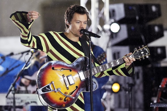 Harry Styles performs on NBC&#039;s &quot;Today&quot; show at Rockefeller Plaza on Thursday, May 19, 2022, in New York. (Photo by Charles Sykes/Invision/AP)
Harry Styles