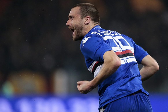 epa04665373 Sampdoria&#039;s Lorenzo De Silvestri clebrates after scoring the 0-1 goal during the Italian Serie A soccer match AS Roma vs UC Sampdoria at Olimpico stadium in Rome, Italy, 16 March 2015 ...