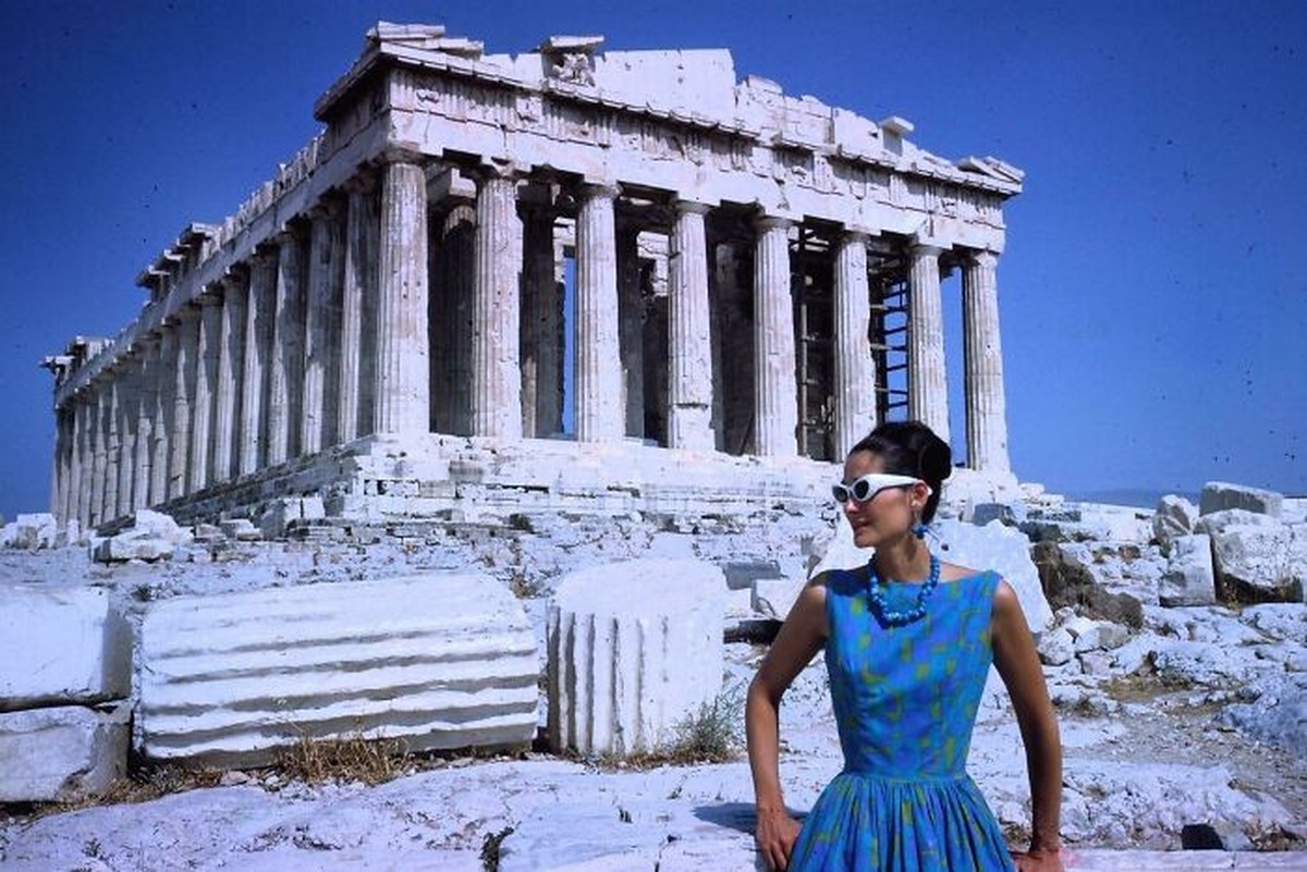 My American grandmother visiting Athens in the 1960s.


https://www.reddit.com/r/TheWayWeWere/comments/8jp7gs/my_american_grandmother_visiting_athens_in_the/
