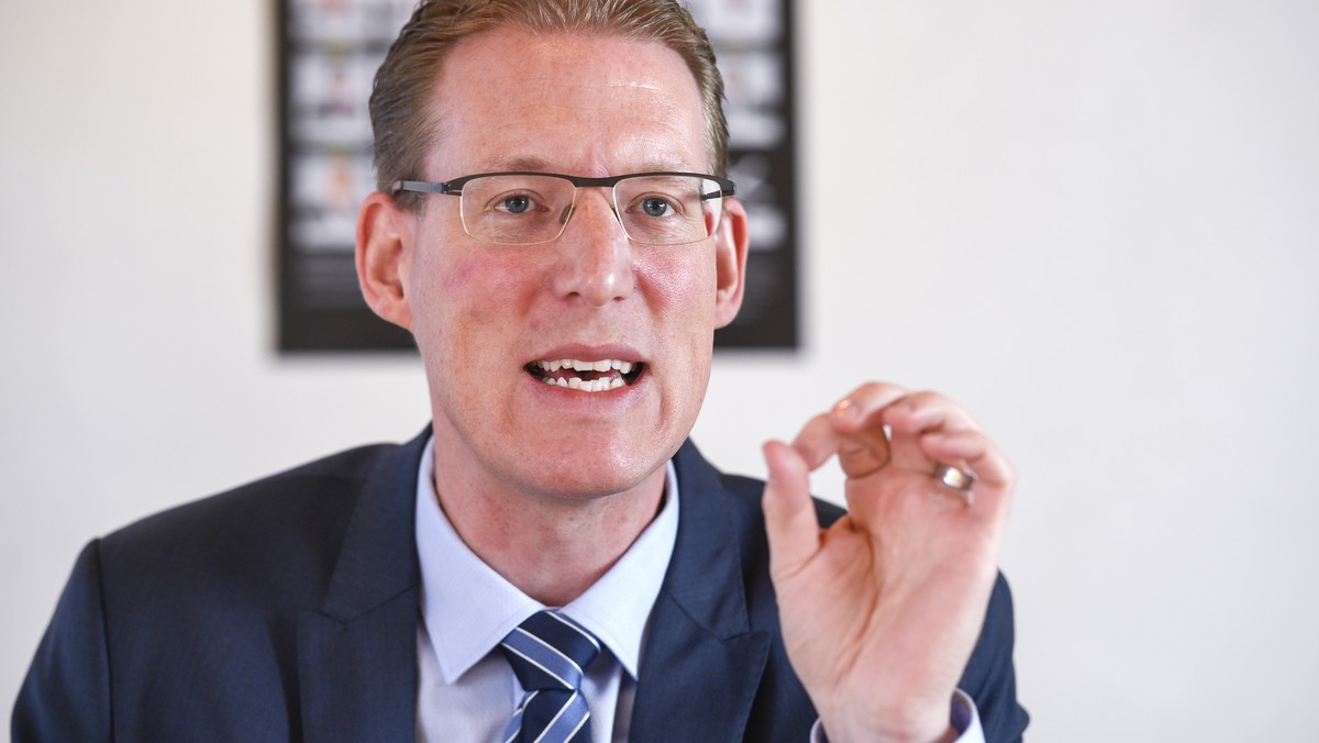 Nationalrat Adrian Wuethrich, SP-BE, Praesident Travail.Suisse, spricht waehrend einer Medienkonferenz von Travail Suisse zum Thema: "Managerloehne", am Freitag, 22. Juni 2018 in Bern. (KEYS ...