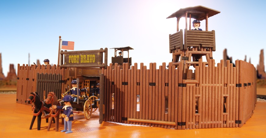 http://pcc.pm/photo/07-fort-bravo-gate playmobil western fort bravo