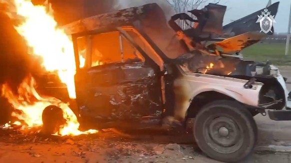 News Bilder des Tages Ukraine-Konflikt, Bombenanschlag im russisch besetzten Cherson RUSSIA, KHERSON REGION - MARCH 19, 2023: A burning car of a traffic police officer killed in an explosion in the vi ...